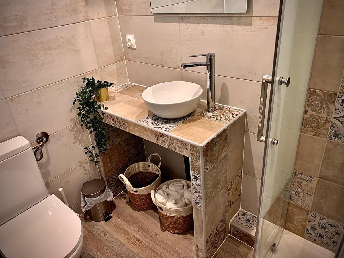 Modernguestniort - Paradis Bagian luar foto
